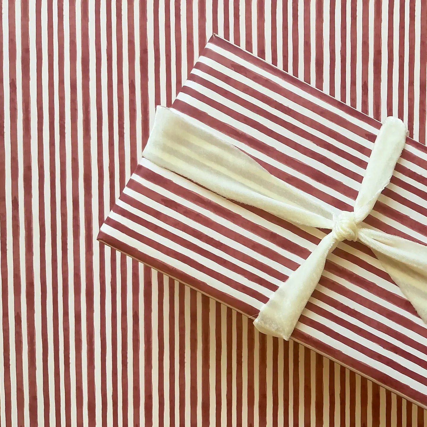 Winterberry Stripe Gift Wrap